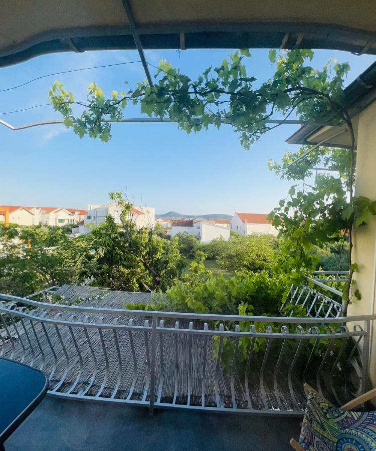 Apartment Udovicic Vodice Exterior photo