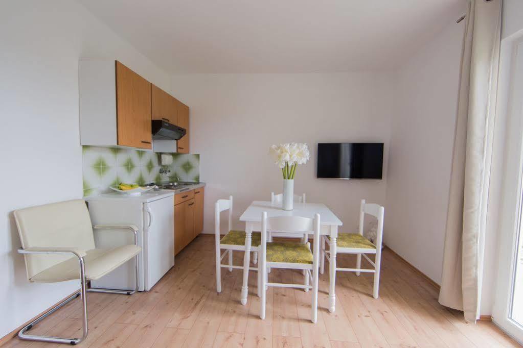 Apartment Udovicic Vodice Exterior photo